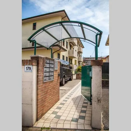 Vittoria Apartment *